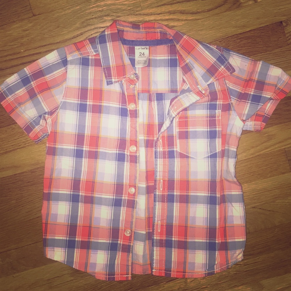 Red plaid button down in excellent condition!